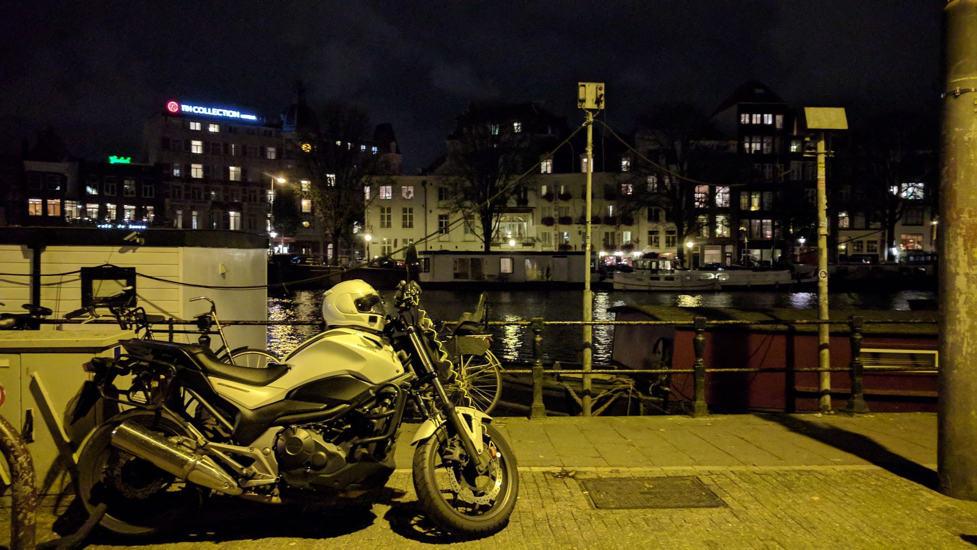 脑残号与阿姆斯特丹的夜晚