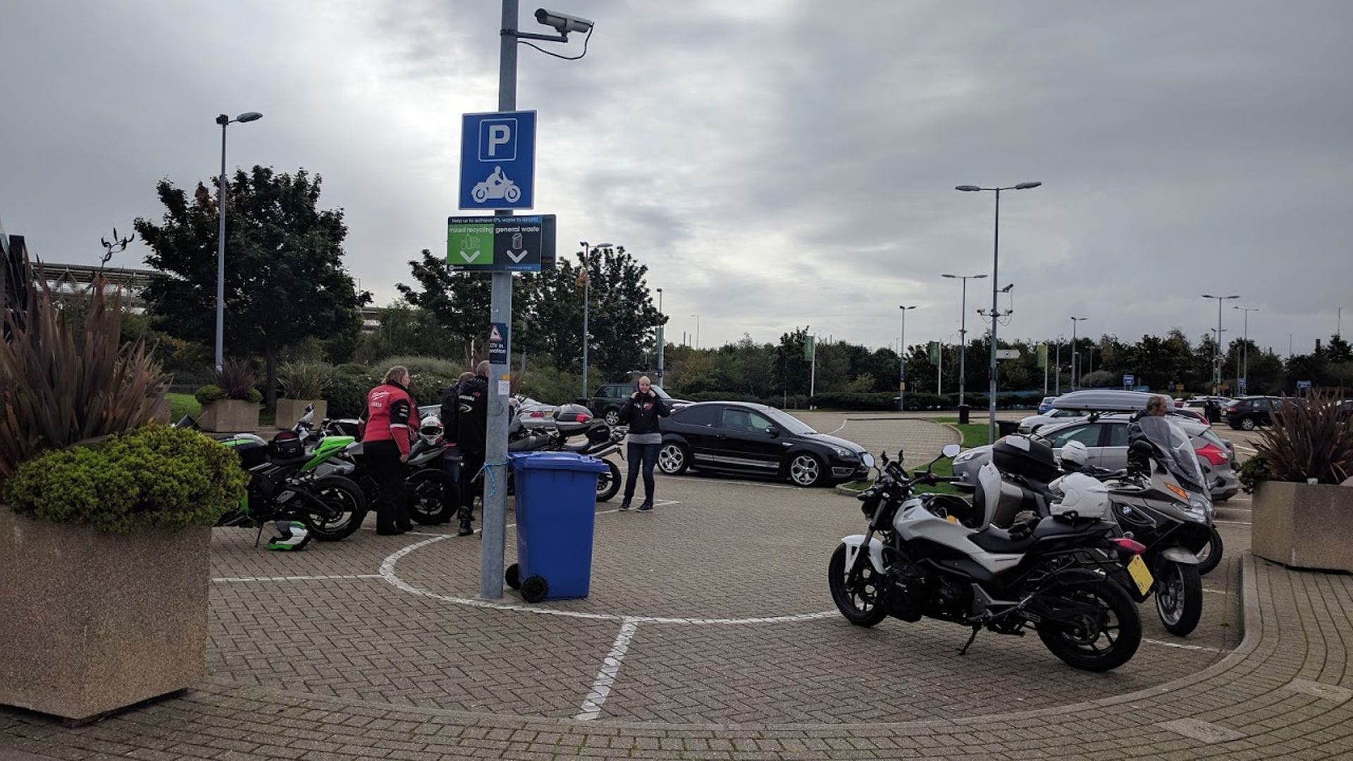 脑残号在Eurotunnel的摩托车专用停车位